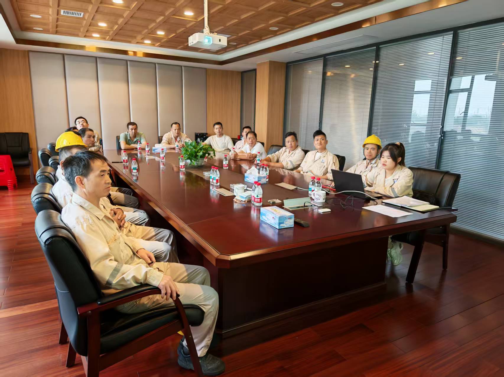 �Ƿ������²���֯˫��Ԥ���������ֻ����輰 5G+ϵͳ ������ҵ������ѵ